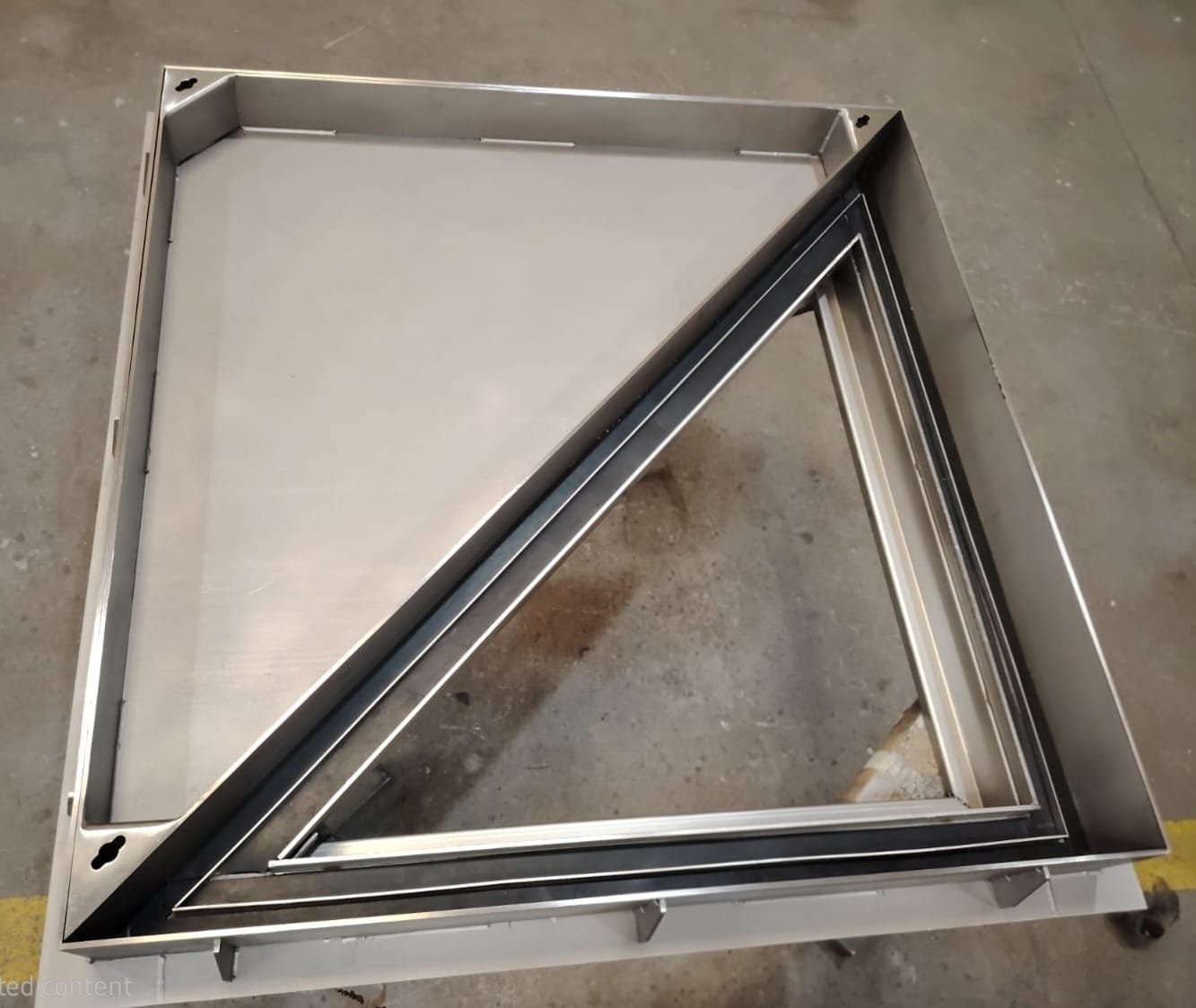 Manhole Triangle Opening