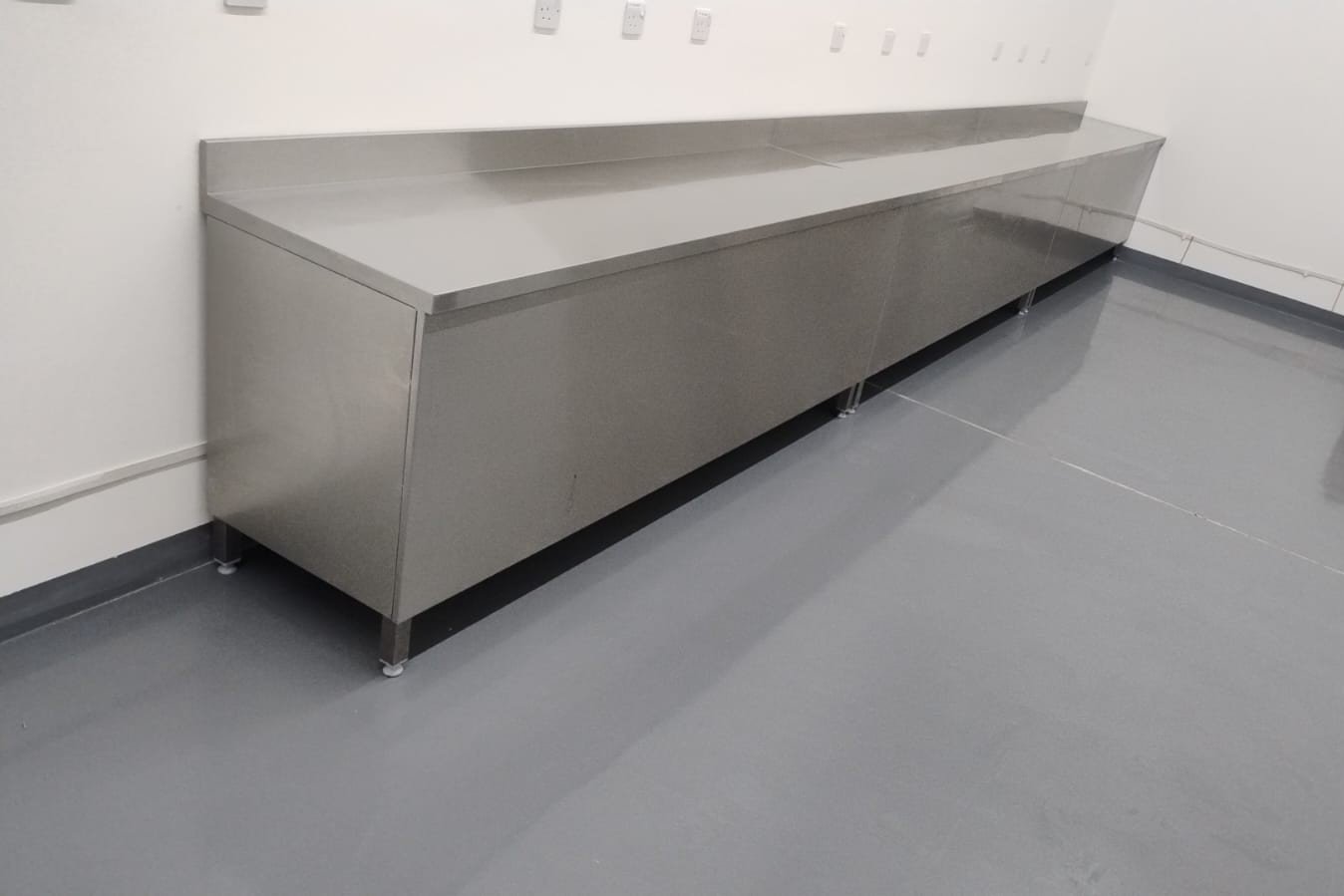 Base Cabinet with working Table