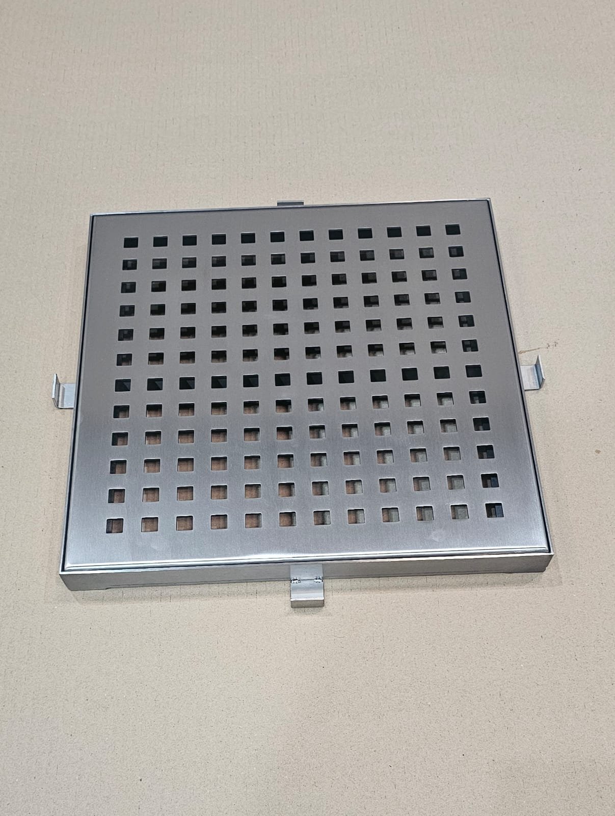 Angle Frame with Slotted Top