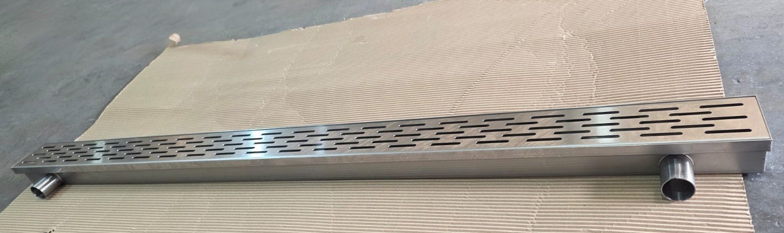 Channel with slot Grating 2