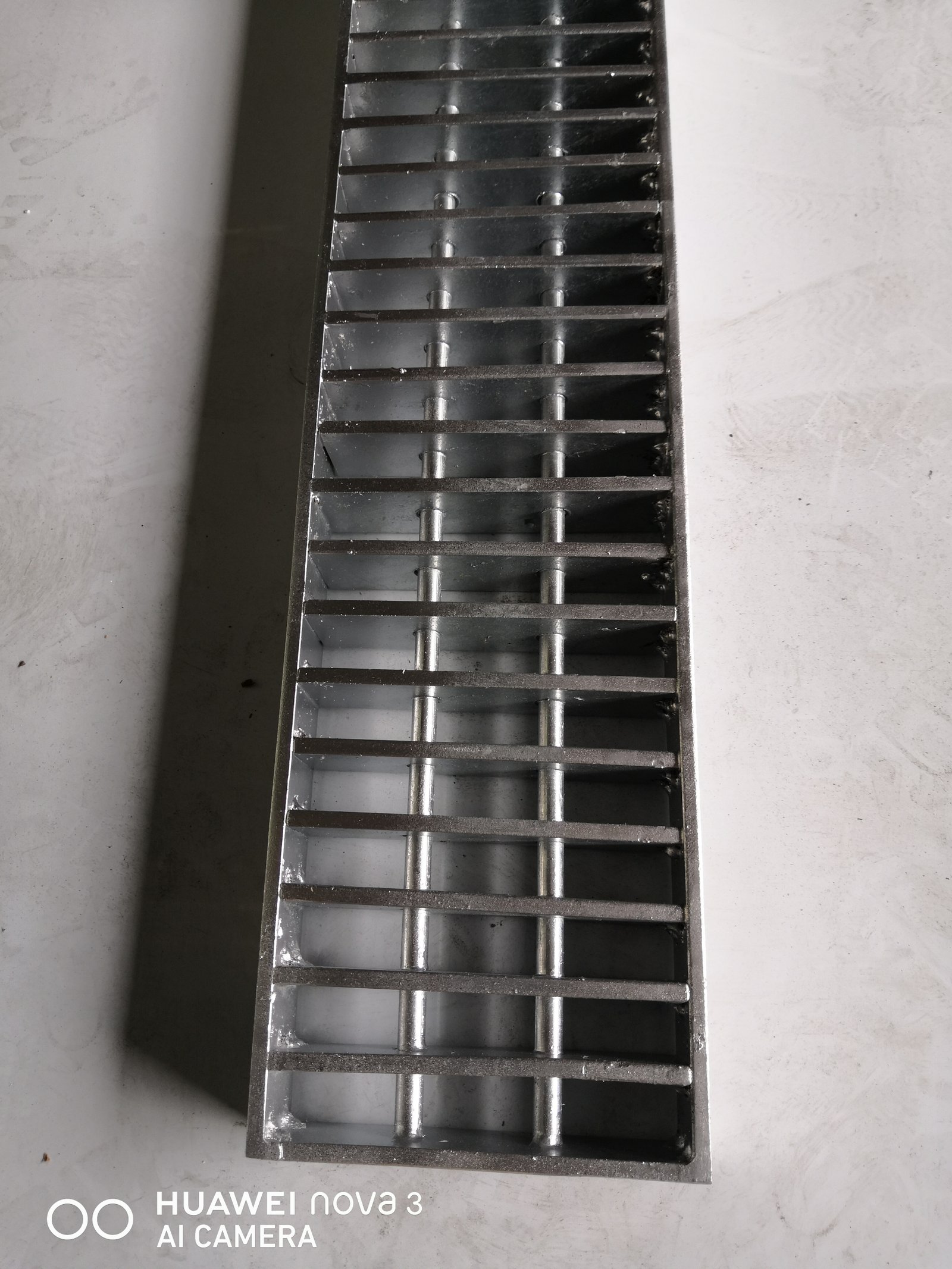 Ladder Type Grating